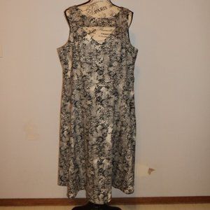 Torrid Womens Sz 14 Dress Sleeveless Floral Lace Print Black White Keyhole Swing